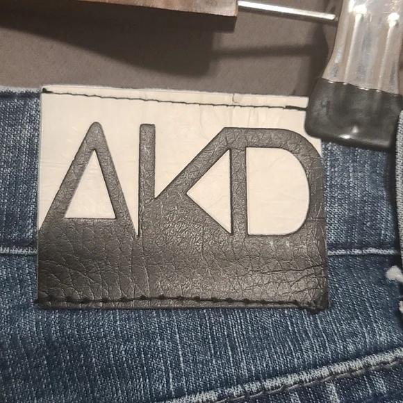 AKDMKS Jeans Womens Embroidered Pockets Size 11 EUC - Picture 4 of 8